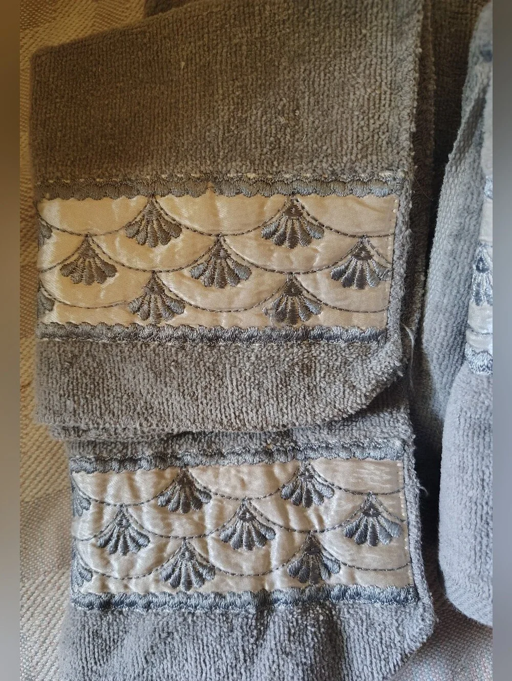Vintage Set Of 4 Grey And White Embroidered Towels 1980's